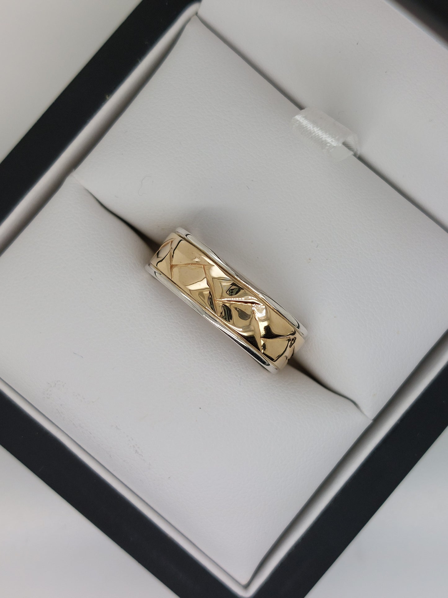 Gents Criss Cross Ring