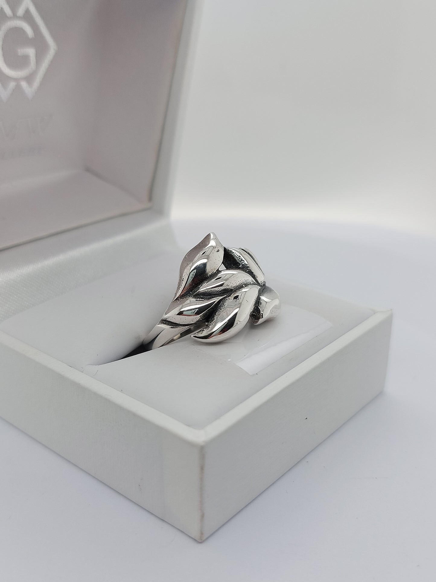 7 Leaf Ring