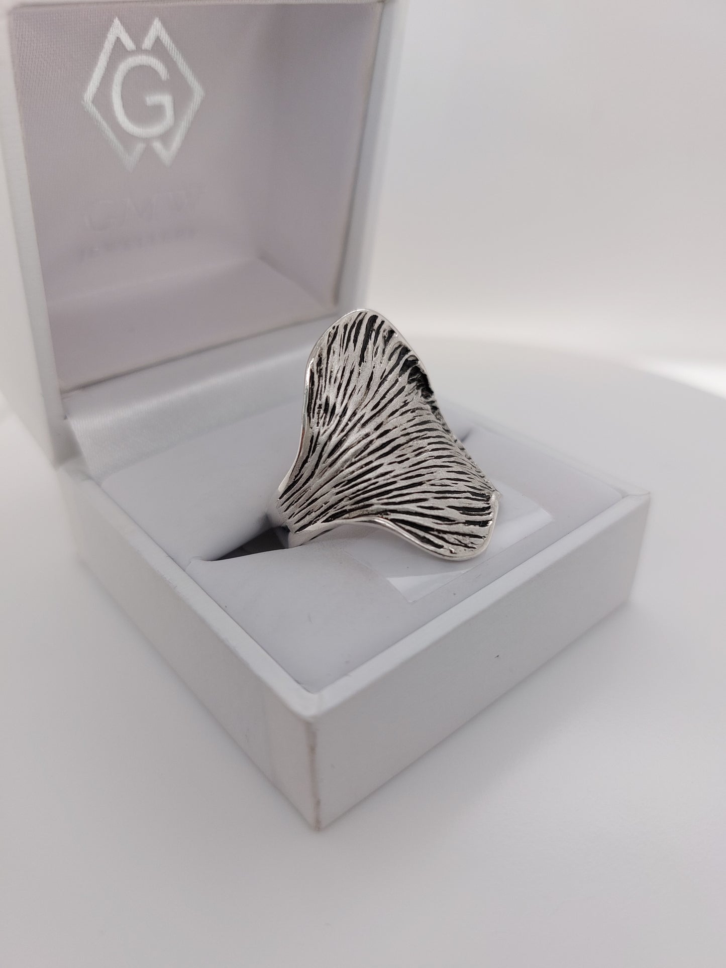 Oxidised Gingko Leaf Ring