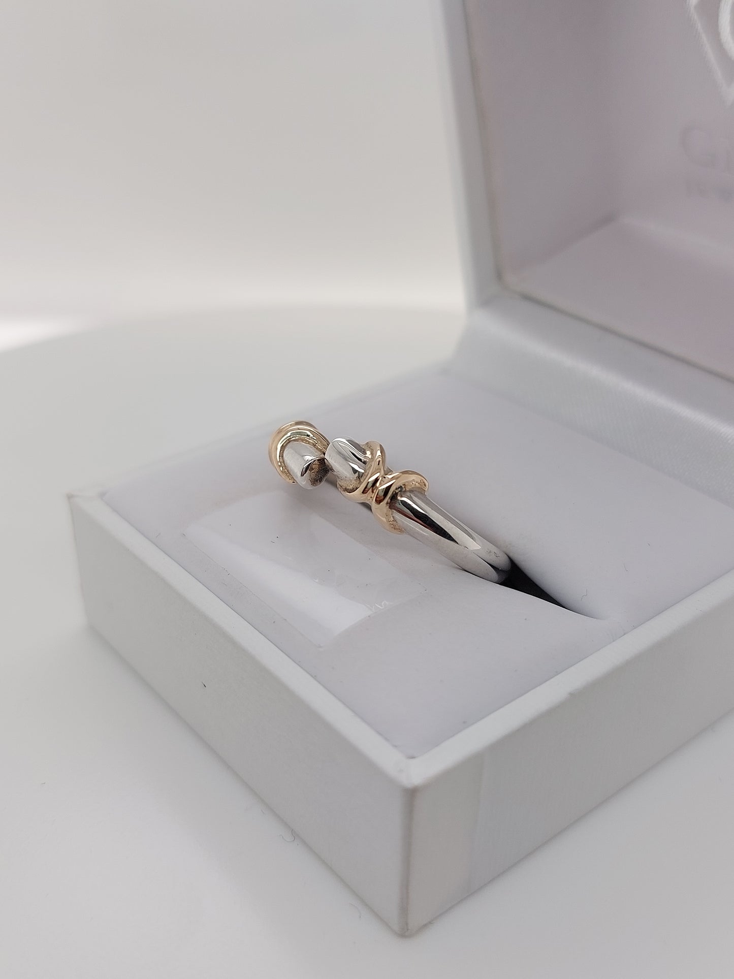 Two-Tone Open end Criss-Cross Ring