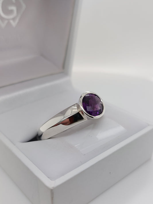 Rub Set Amethyst Ring