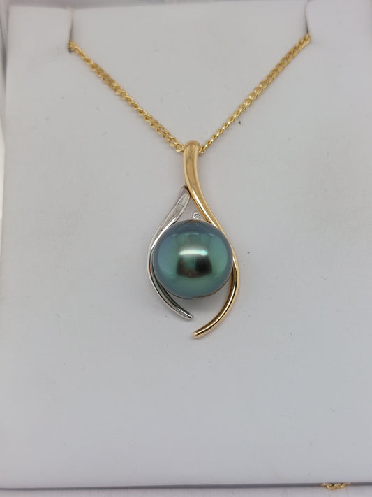 Pearl & Diamond Pendant