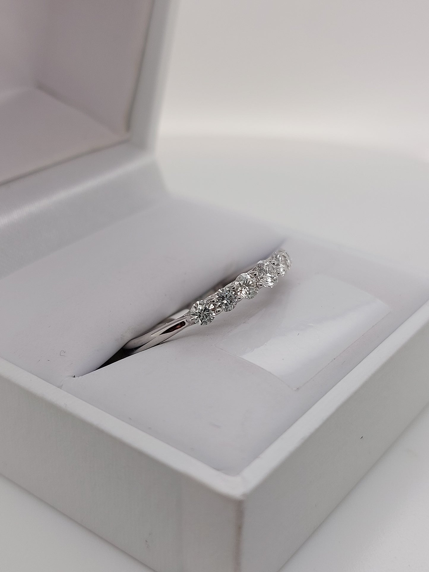 Graduated Diamond Ring