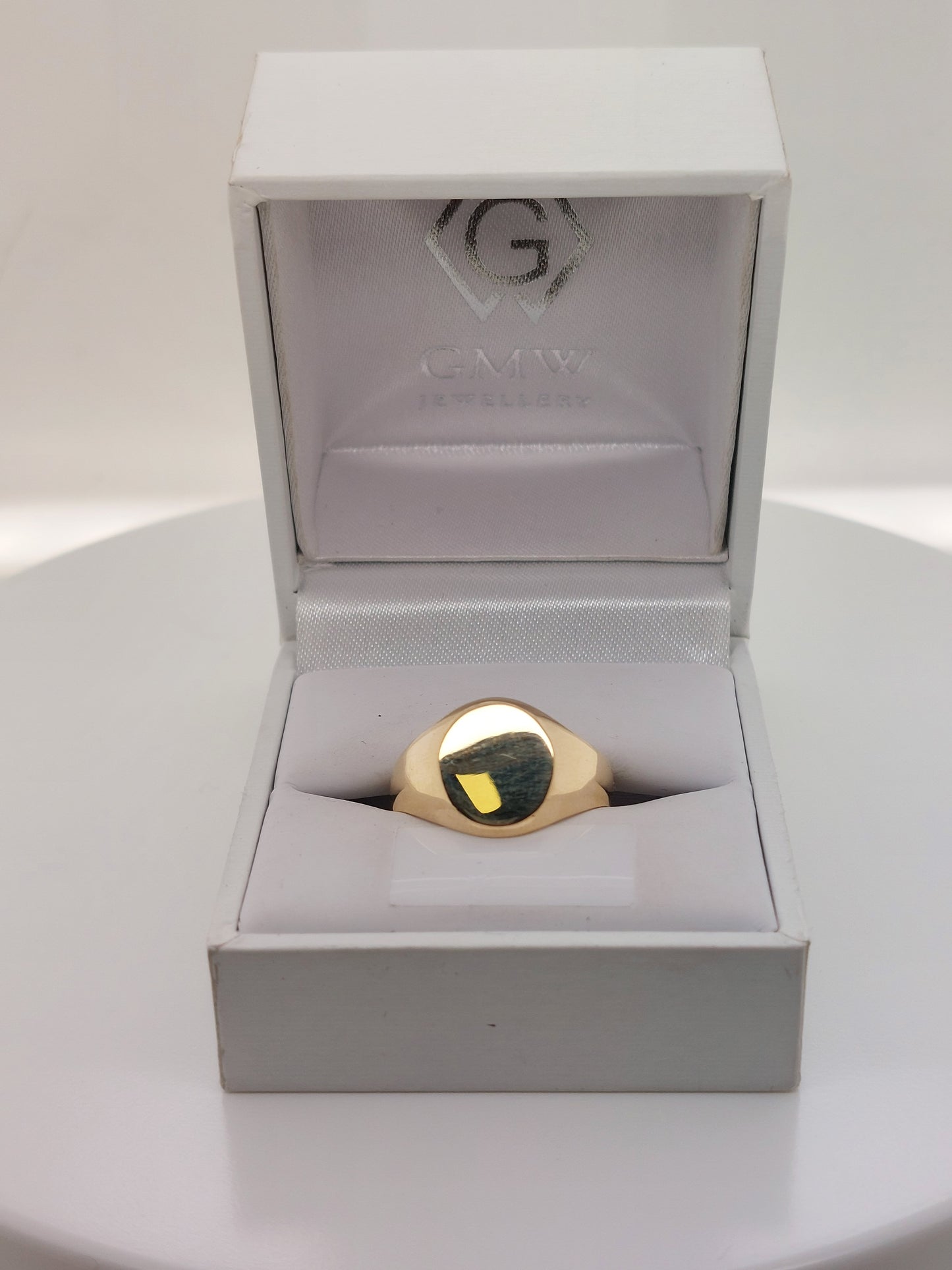 Ladies Round Signet Ring