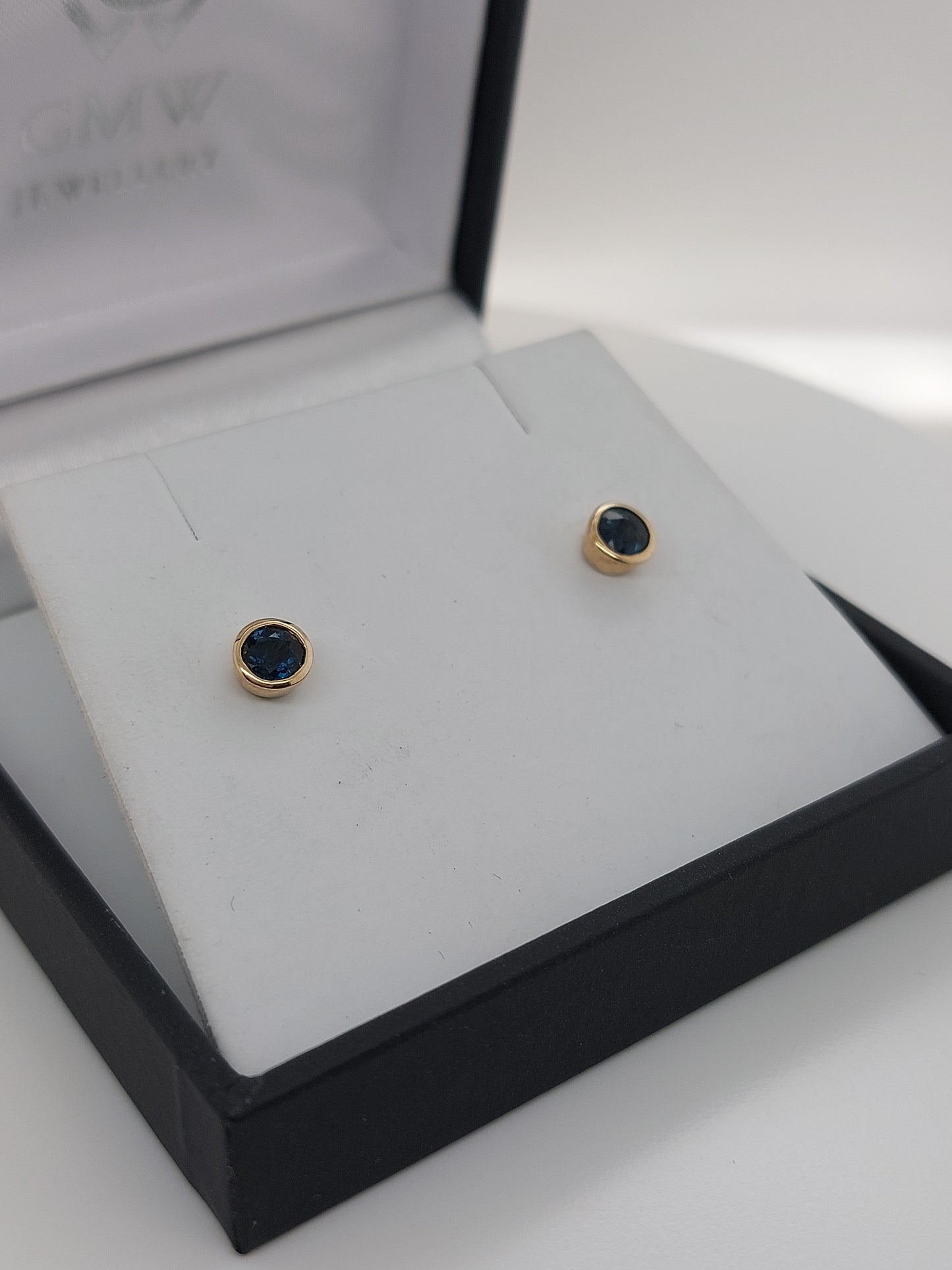 Rub Set Sapphire Earrings