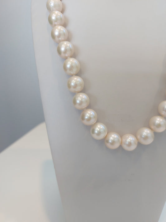 White Freshwater Pearl Strand