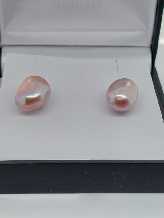 Natural Baroque Stud