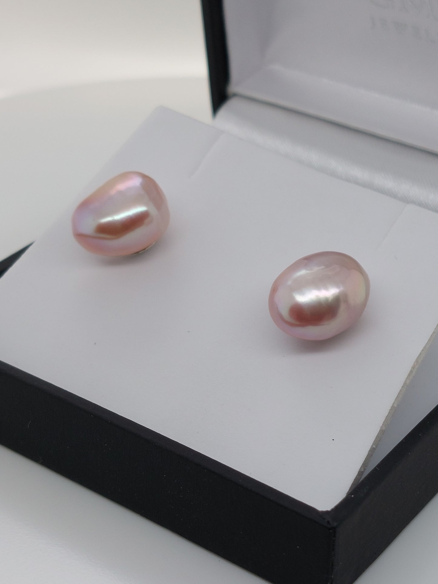 Natural Baroque Stud