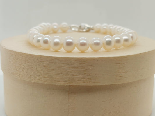 Semi-Round Pearl Bracelet