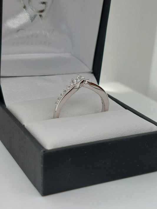 V CZ Ring