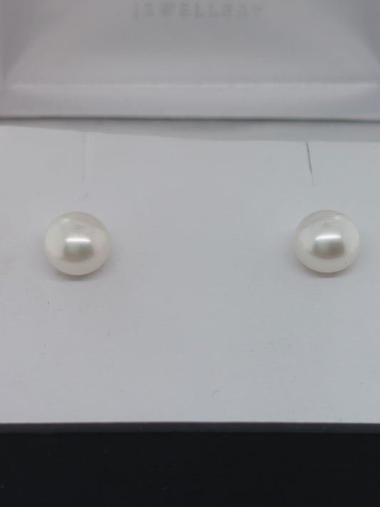 White Button Stud - 7mm