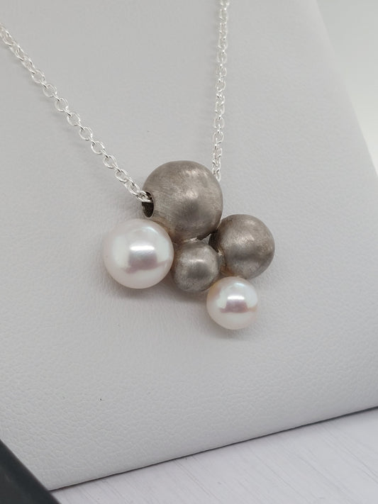 Ball & Pearl Necklace