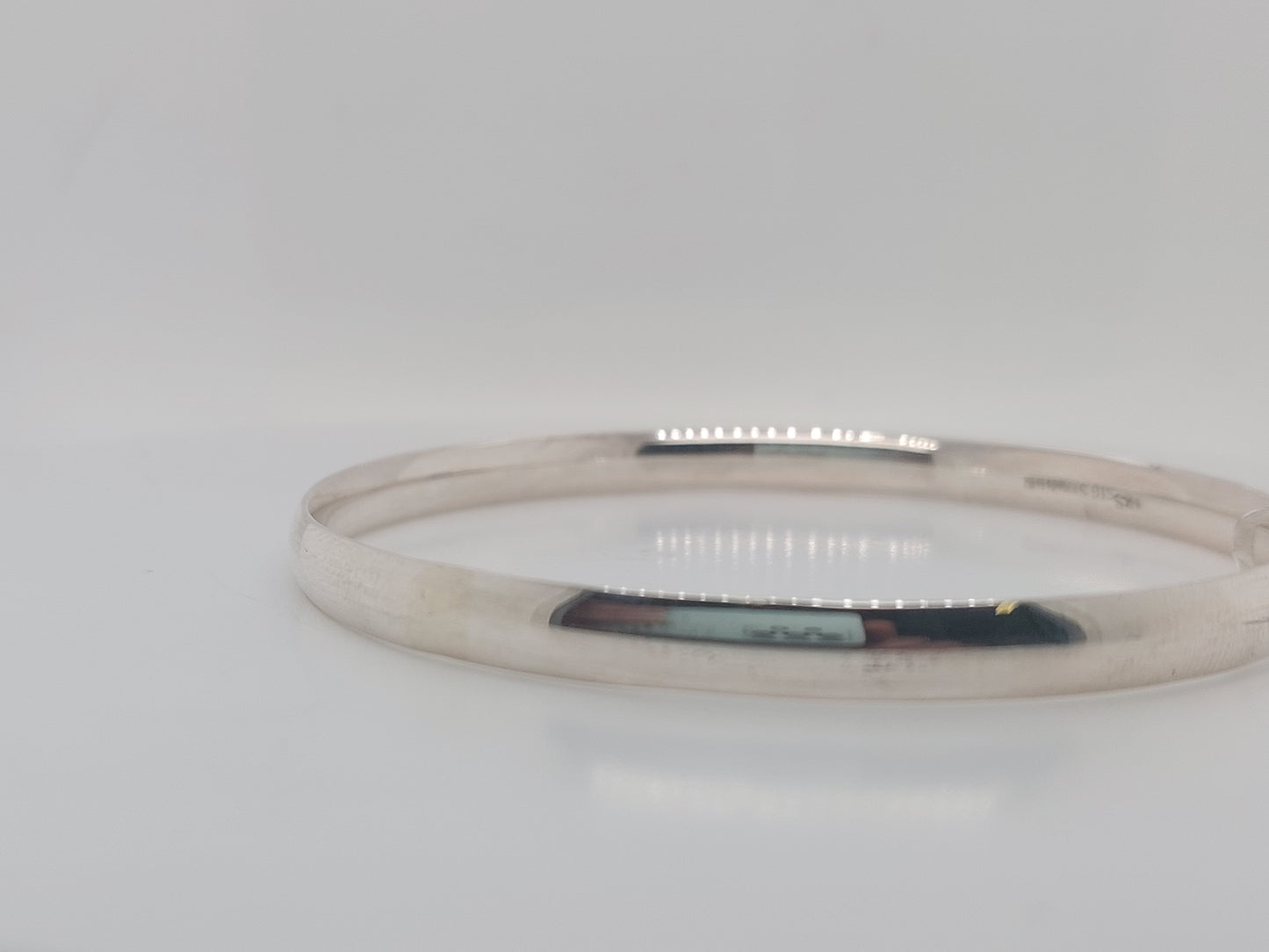 Small Comfort Curve Bangle