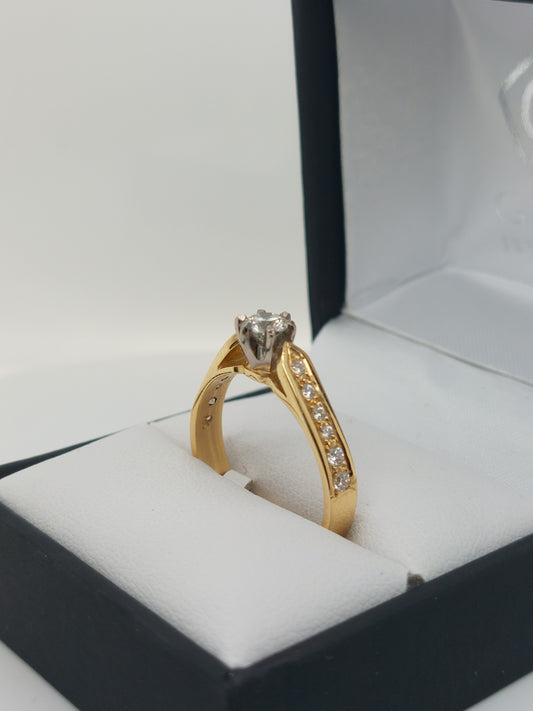 Solitaire & Shoulder Diamond Ring