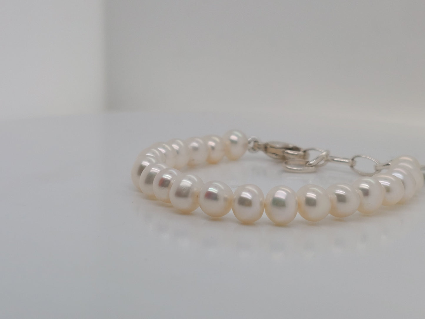 Childs Pearl Bracelet