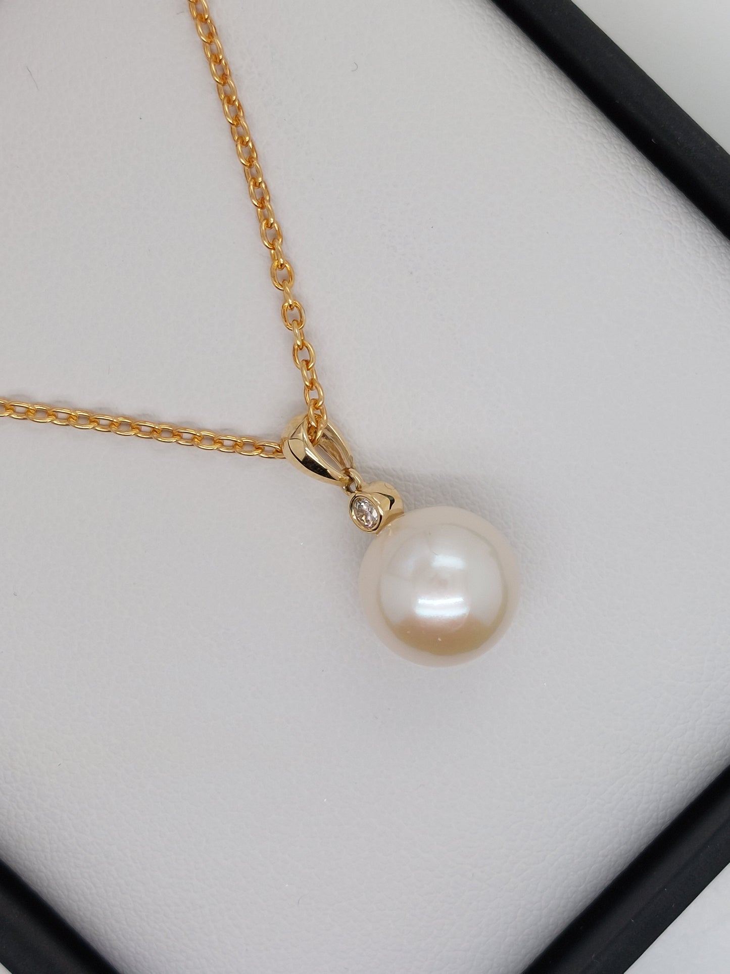 Marion Pearl Pendant