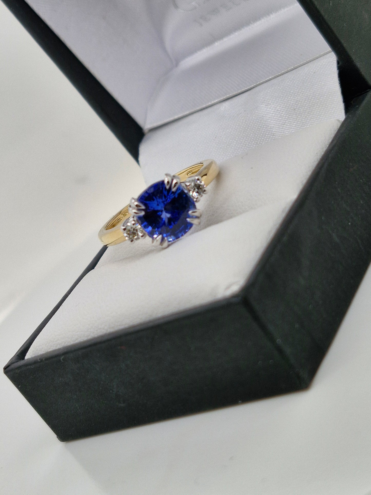 Ceylon Sapphire Ring