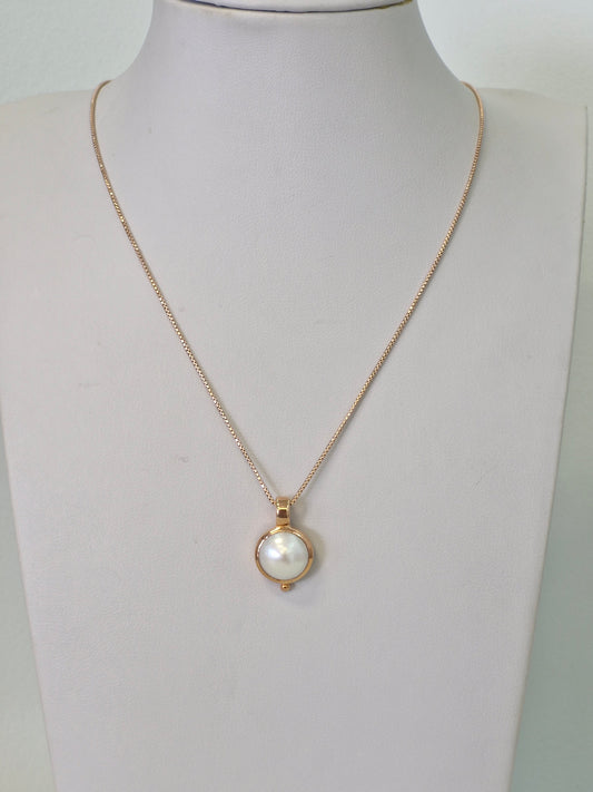 Rose Pearl Necklace