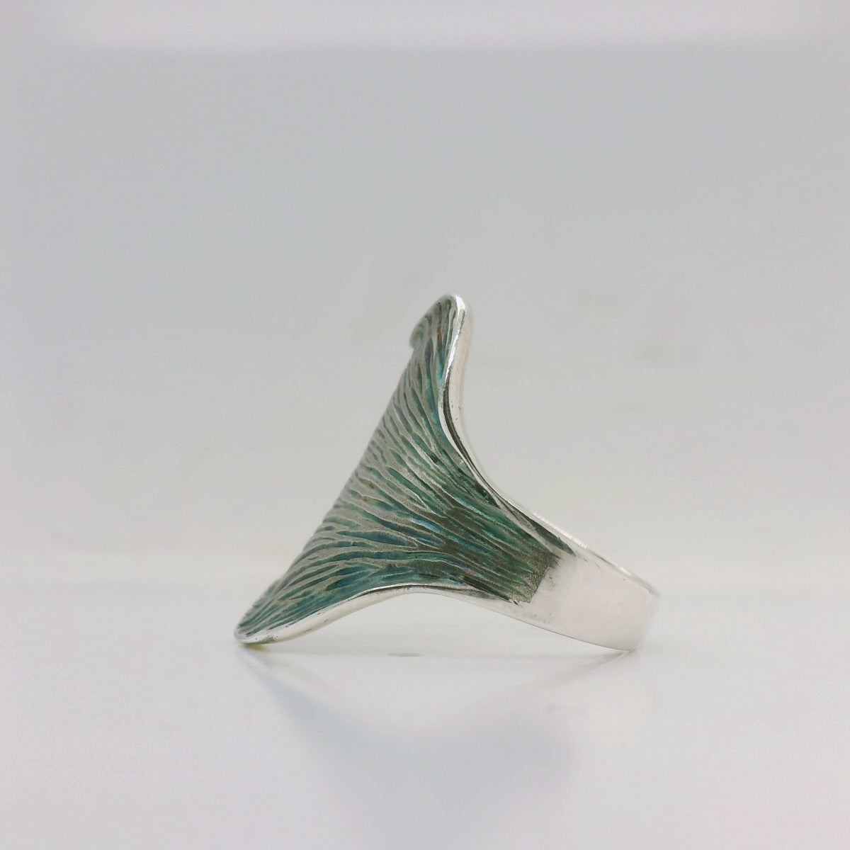Oxidised Gingko Leaf Ring