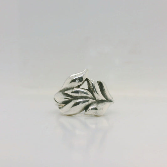 7 Leaf Ring