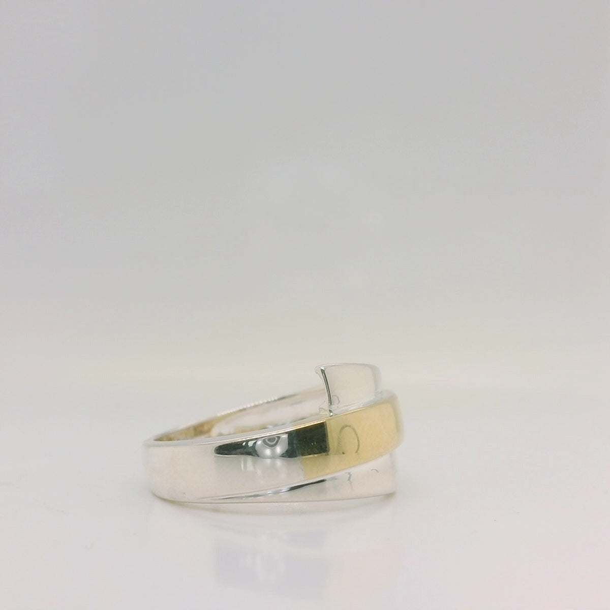 Two-Tone Center Accent Ring