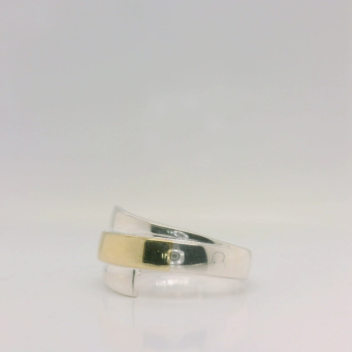 Two-Tone Center Accent Ring