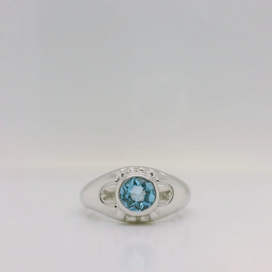 Cut-out Detailed Topaz Ring