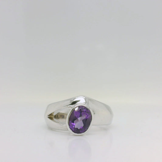 Oval Amethyst Ring