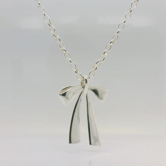 Bow Necklace