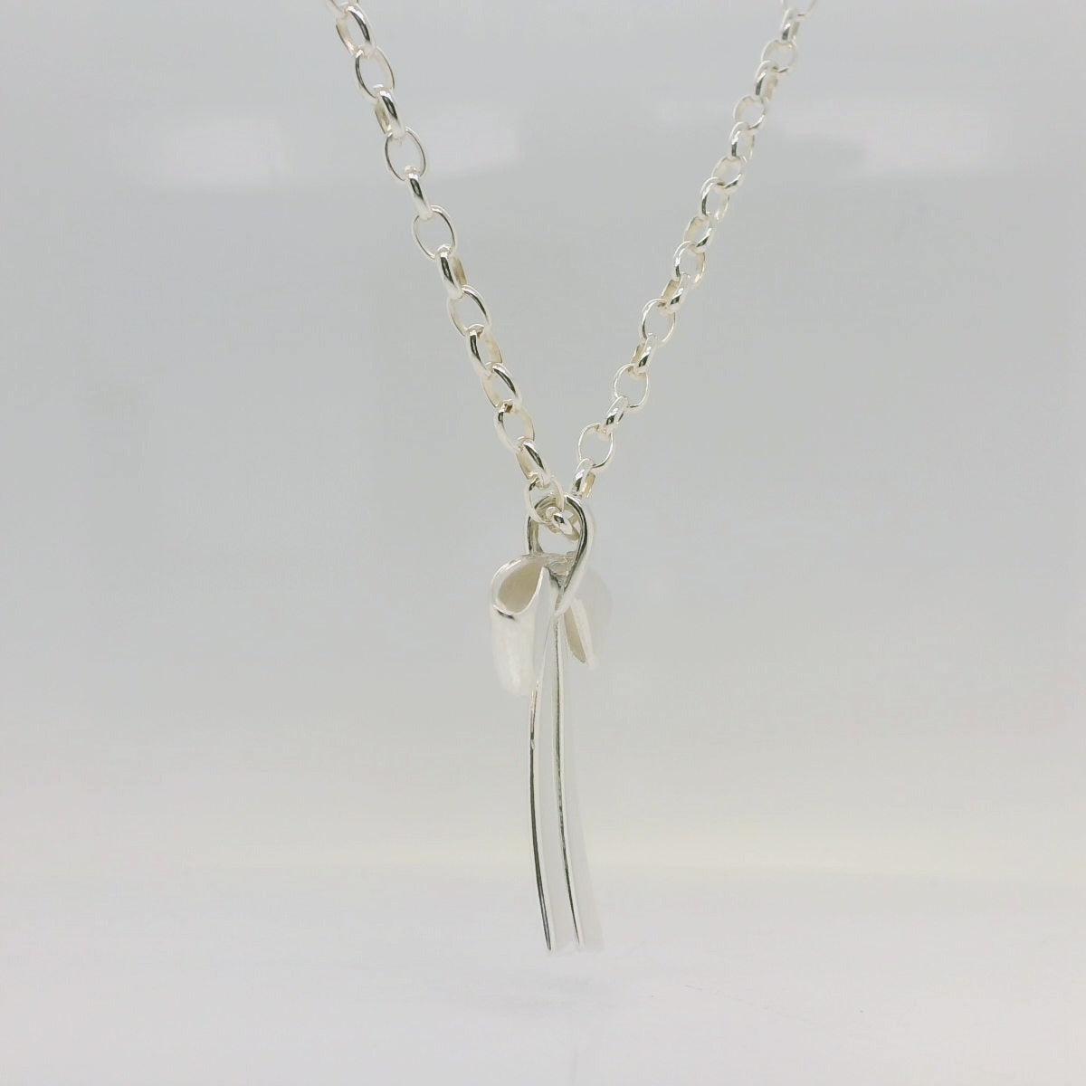 Bow Necklace