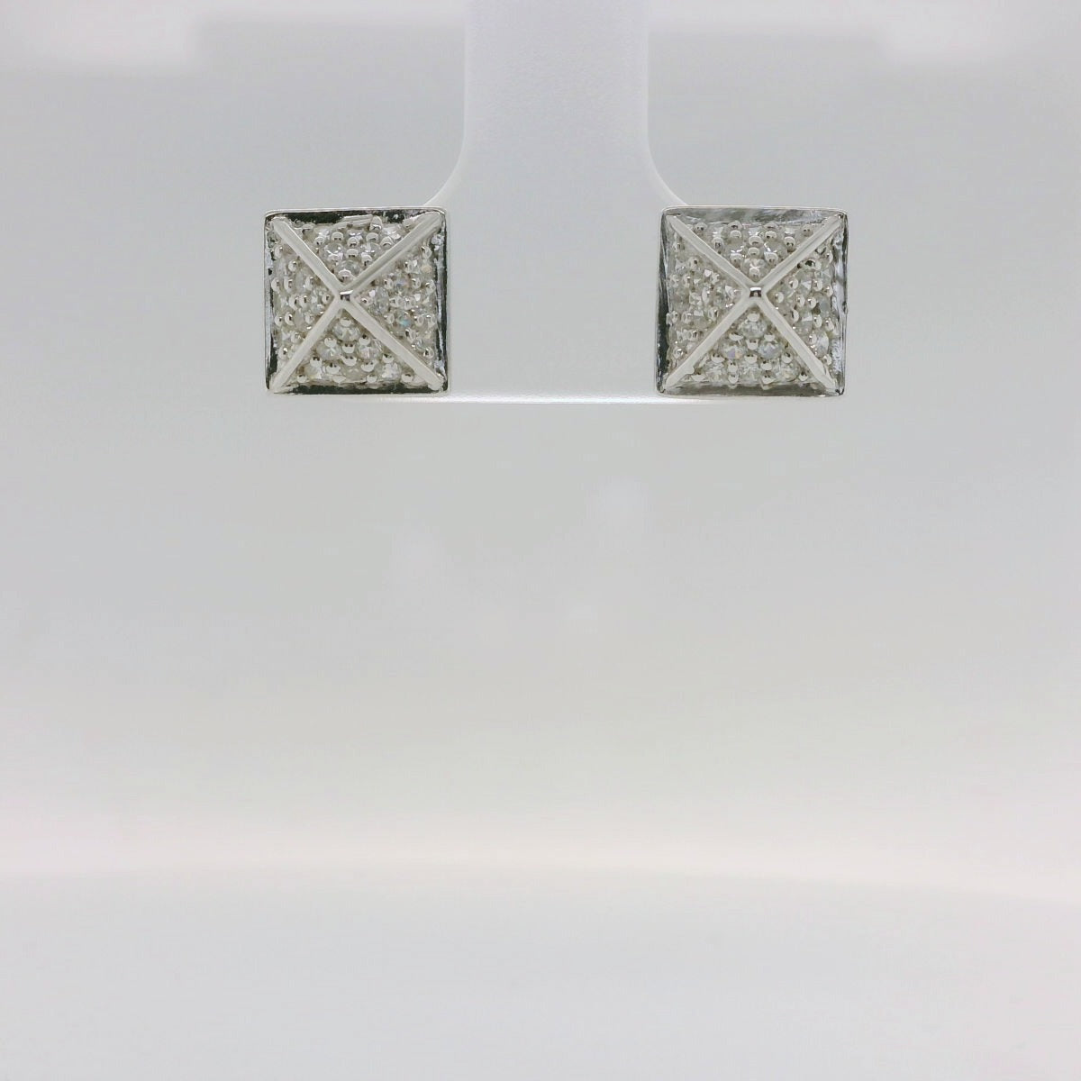 Pyramid Studs
