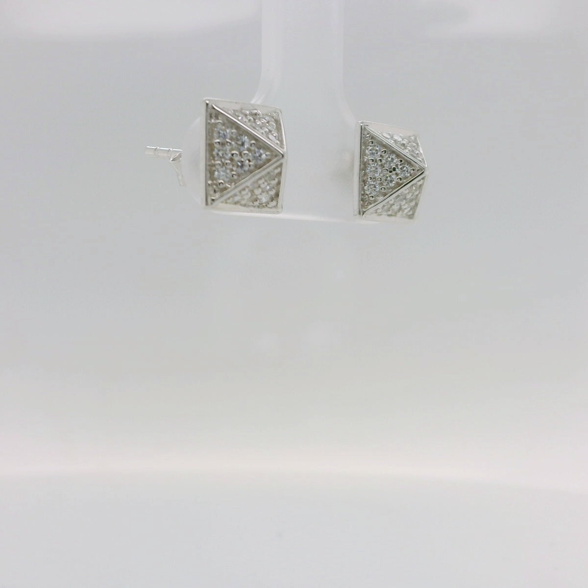 Pyramid Studs