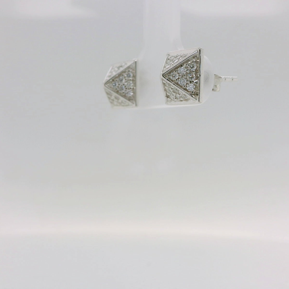 Pyramid Studs