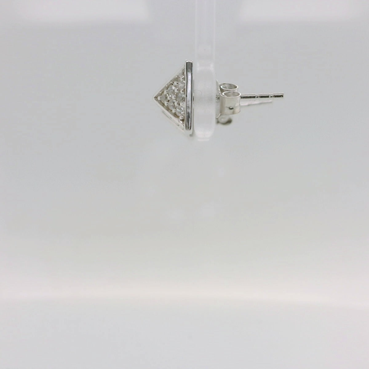 Pyramid Studs