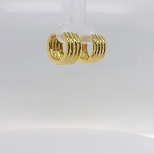 Ribbed Huggie Earring