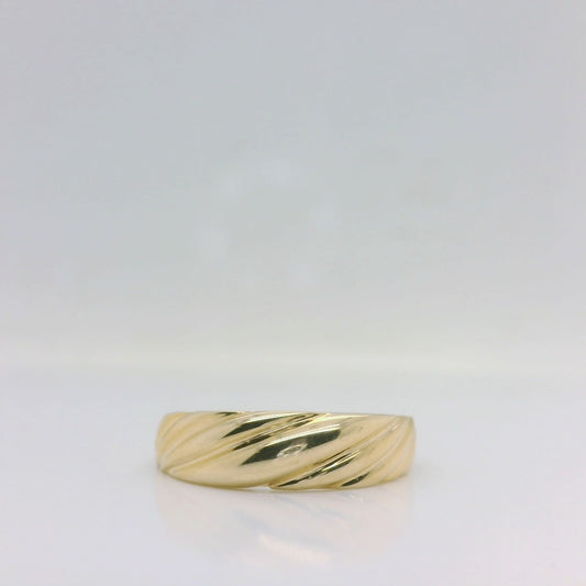 Twisted Tapered Ring