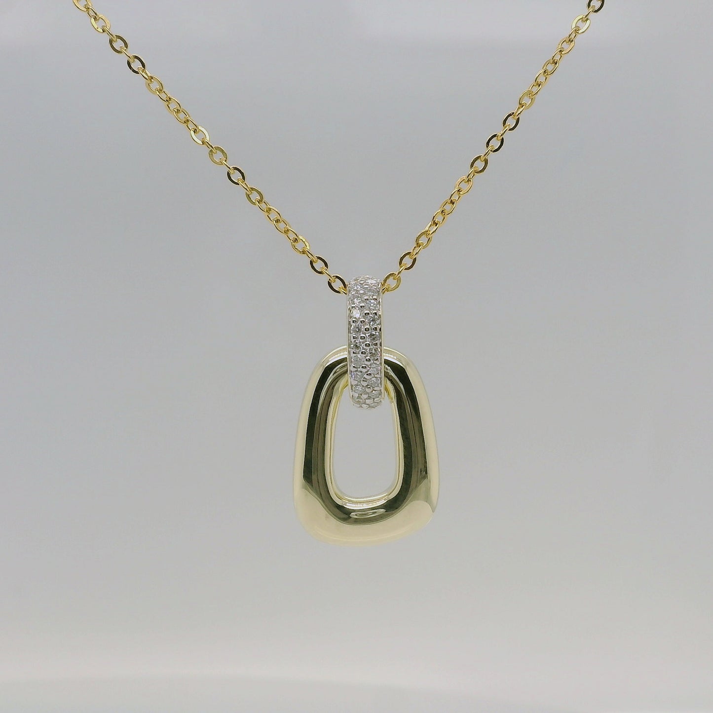9ct Yellow Gold Diamond Set Oval Pendant