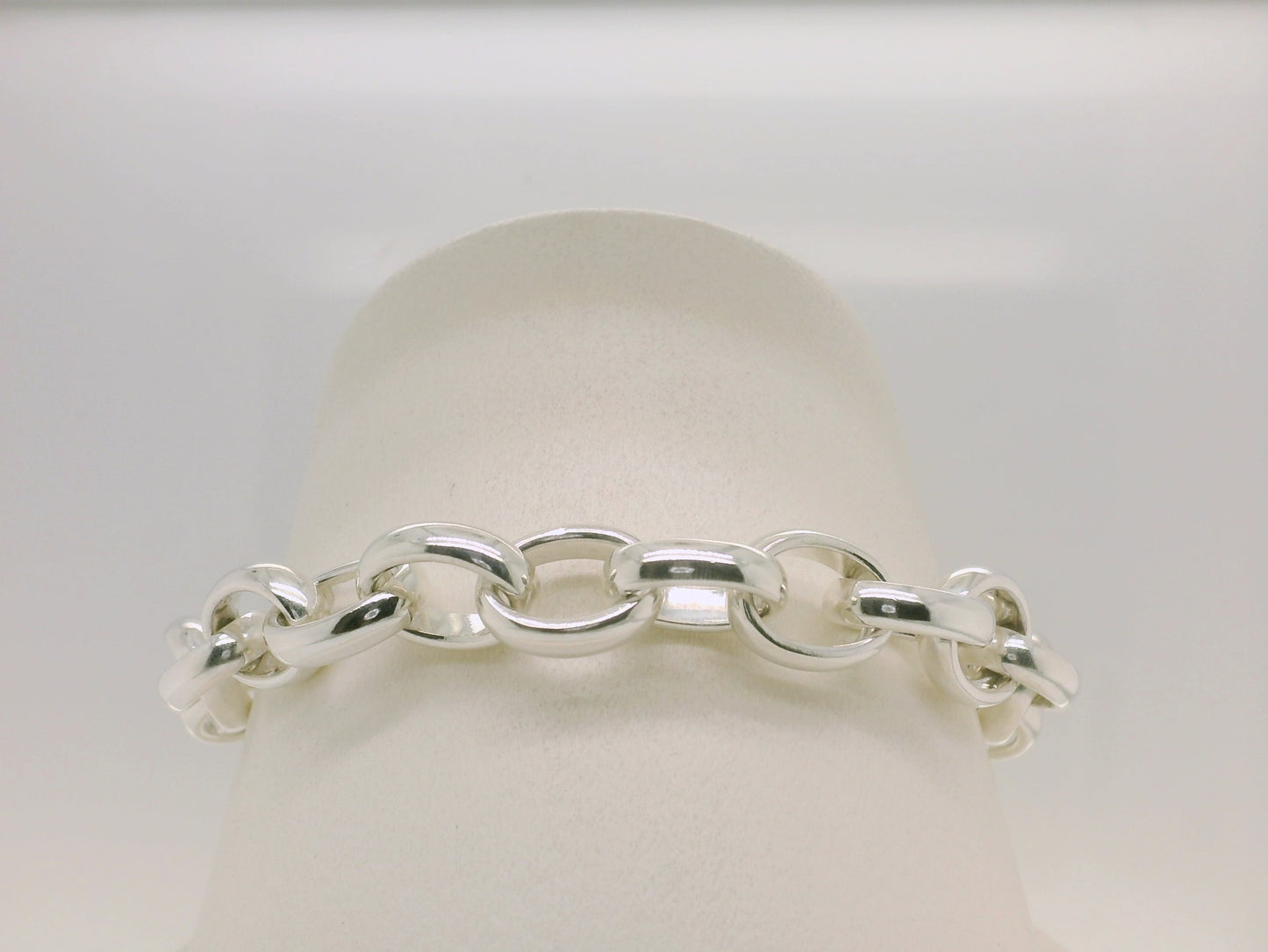 Heavy Oval Belcher Bracelet