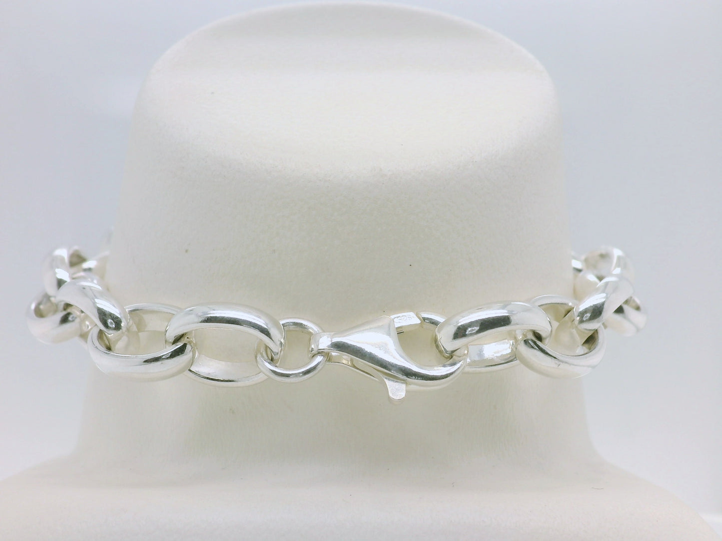 Heavy Oval Belcher Bracelet