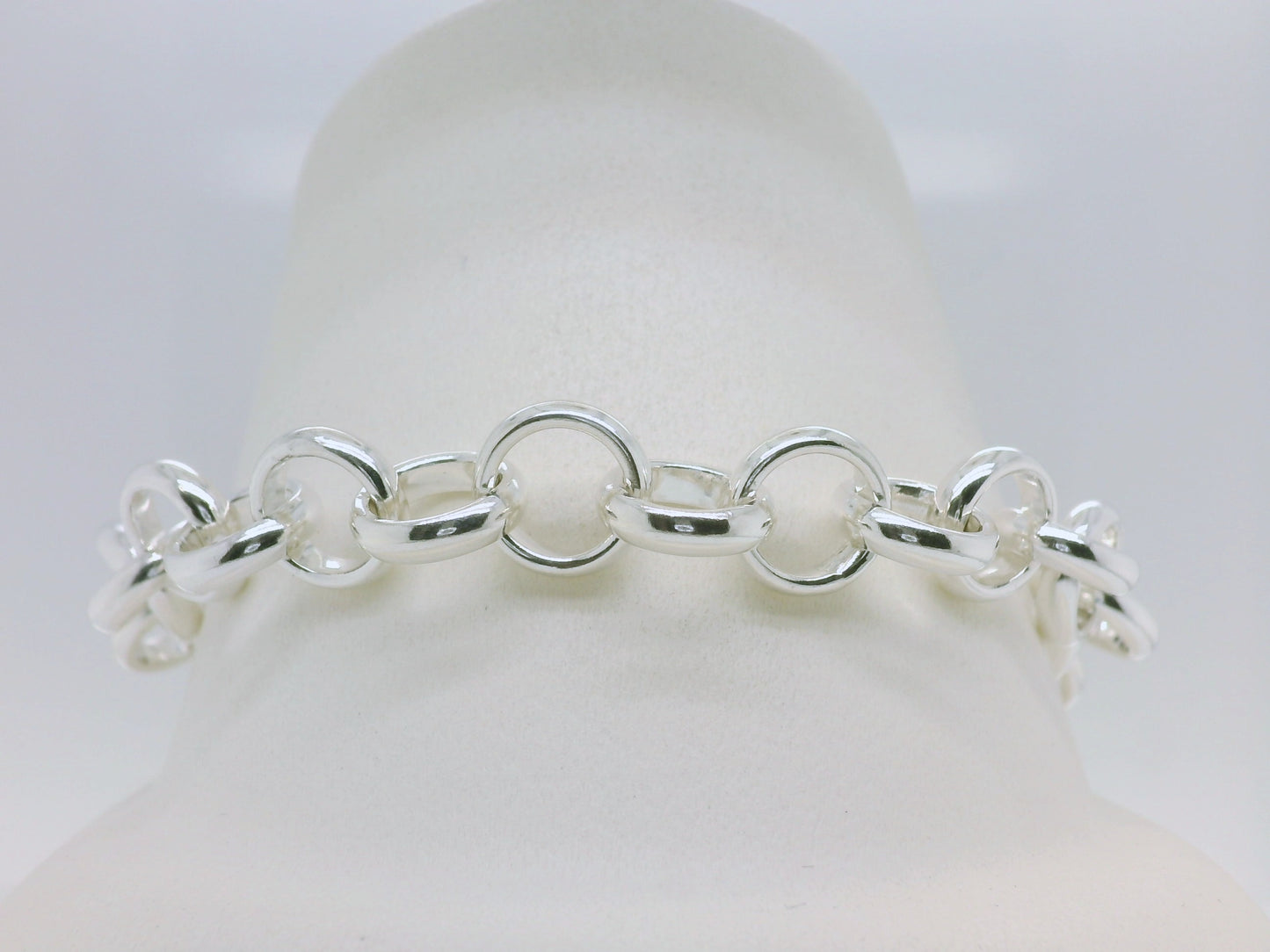 Round Belcher Bracelet