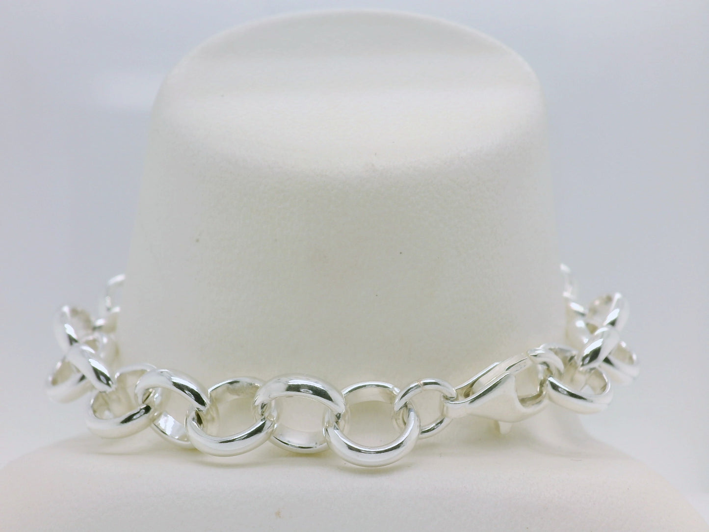 Round Belcher Bracelet