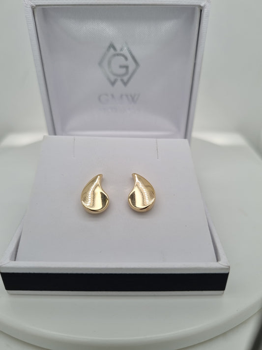 9ct yellow Gold teardrop shaped studs from GMW Jewellery in Blenheim NZ