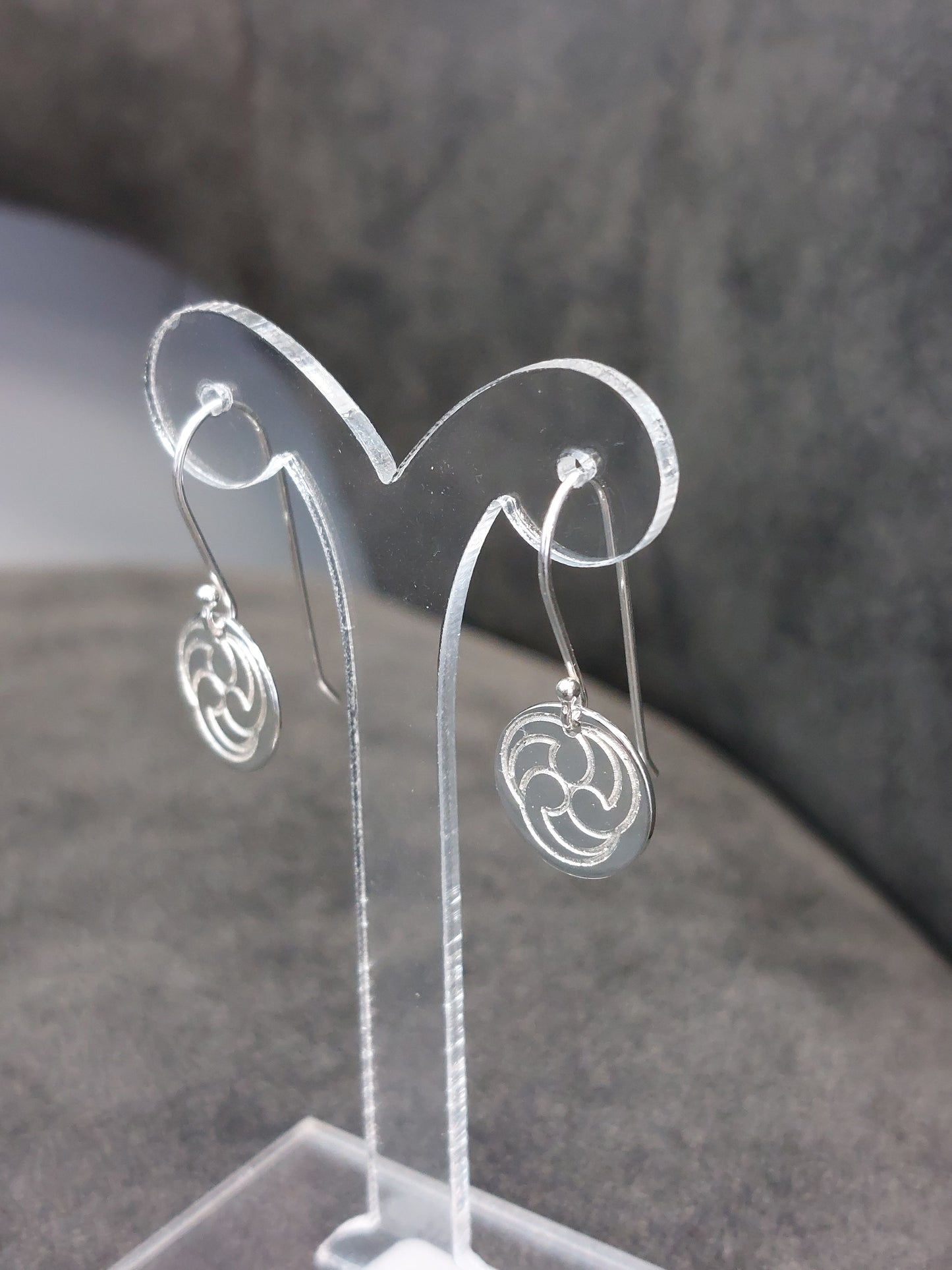 Engraved drop earring