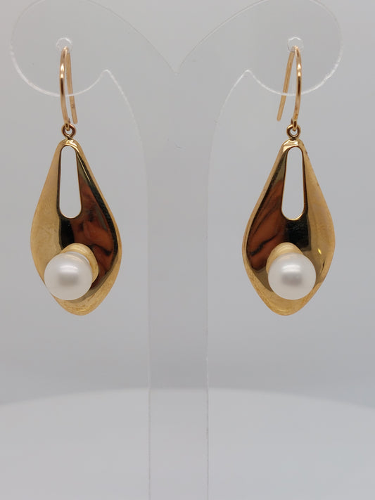 Gold Pearl Drop Earring