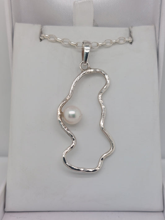 Single Pearl Pendant