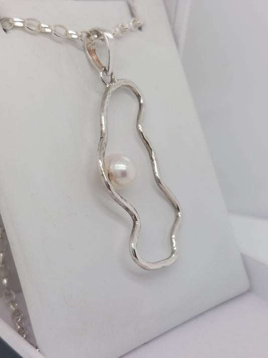 Single Pearl Pendant