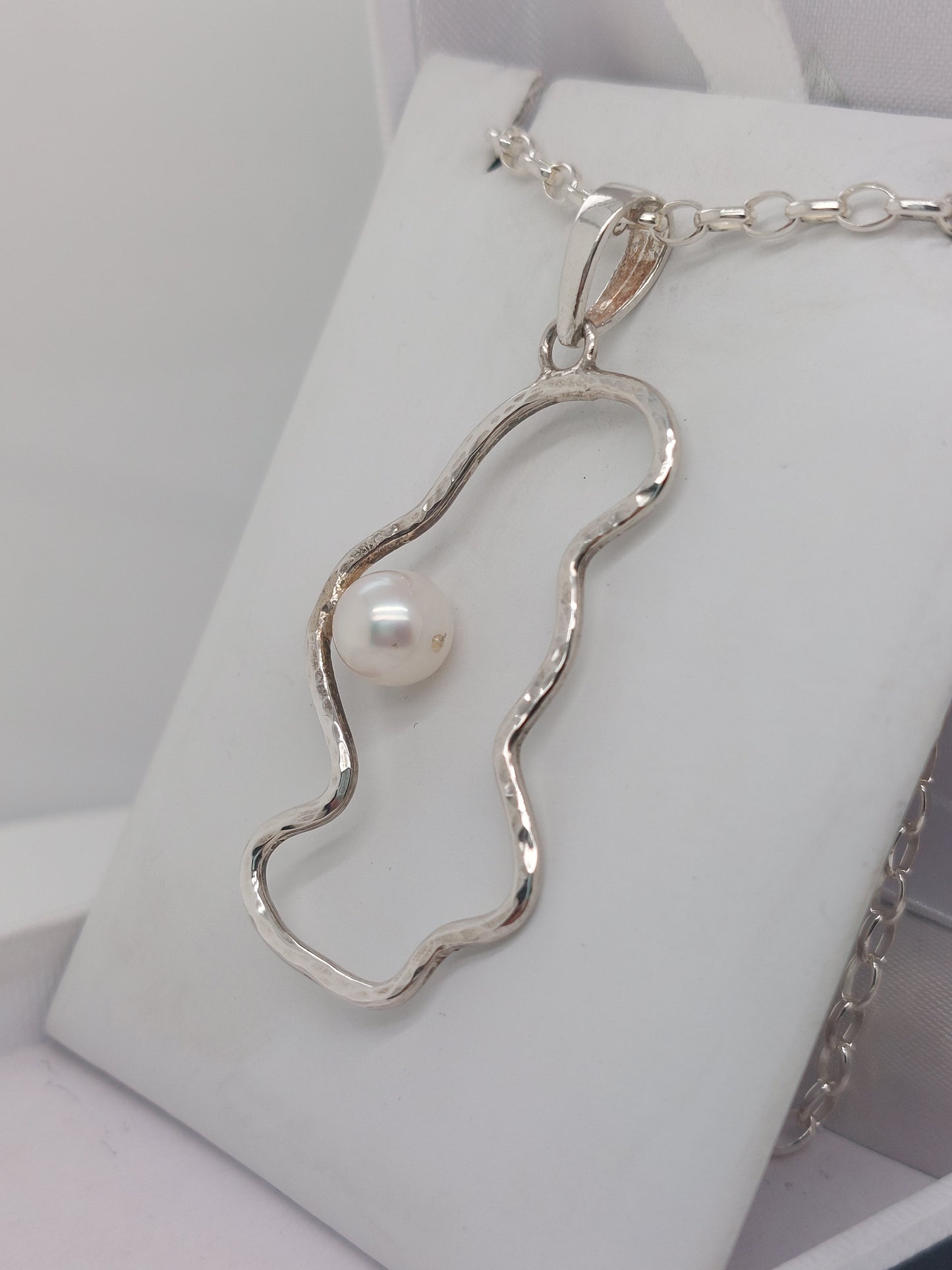 Single Pearl Pendant