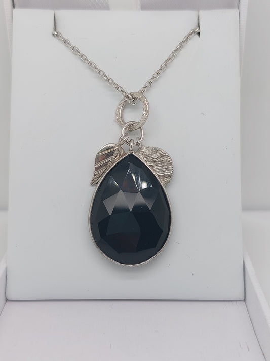 Onyx & textured leaf Pendant