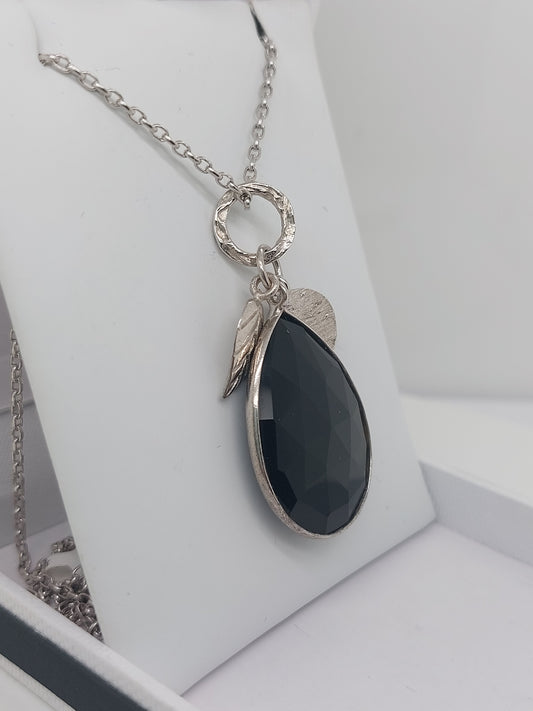 Onyx & textured leaf Pendant