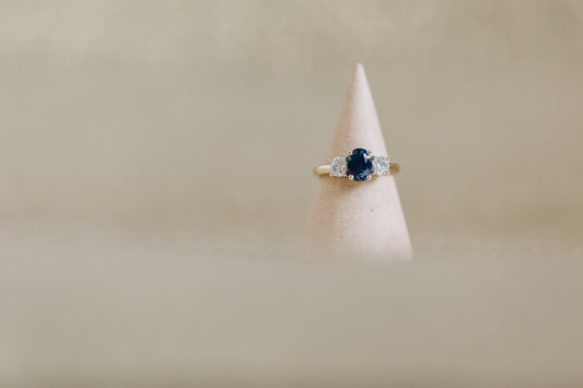 Oval sapphire & diamond ring